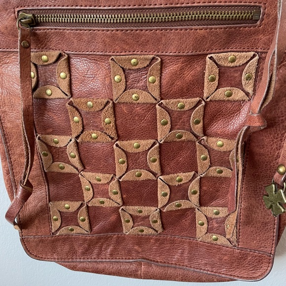 Lucky Brand Leather Crossbody Bag - Medium Size - Picture 2 of 10